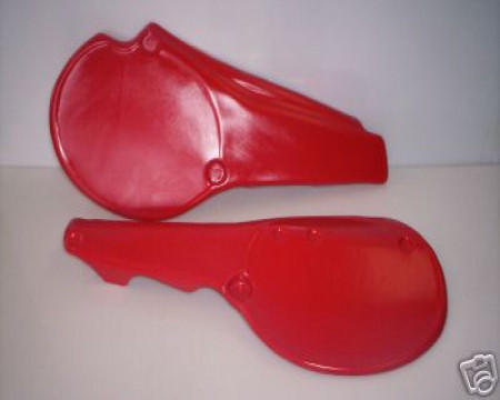 PLAQUES LATERALES HONDA CR 250/480 1982 ROUGE **